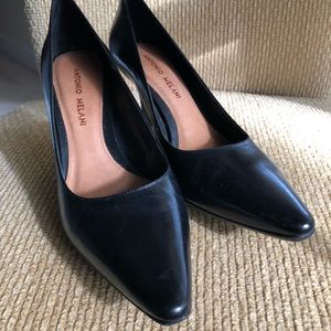 Beautiful Antonio Melani black heels. Great condition. Size 8M